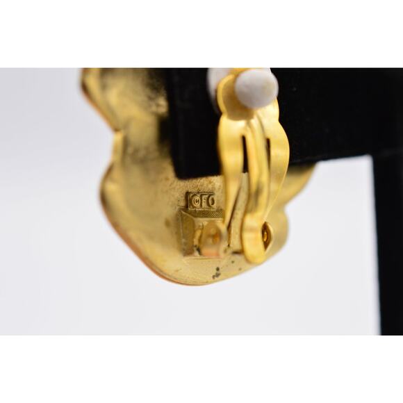 Fernando Vintage Pansy Clip On Earrings Brushed Gold Chunky NOS 80s FO Signed W1 - Picture 8 of 9